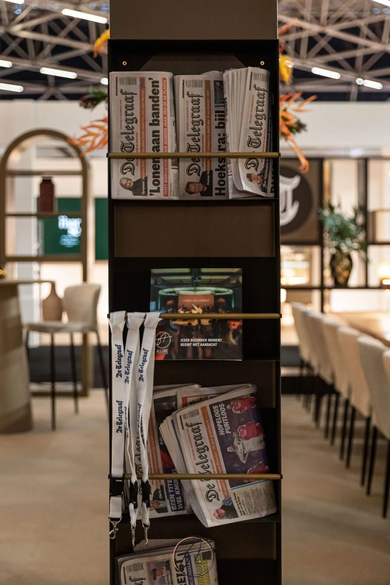 Luxe barinrichting van de Telegraaf-stand op de Masters Expo