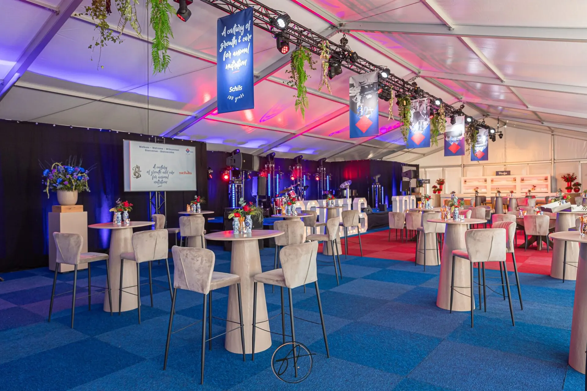 Bloemstyling en tafeldecoratie op het 100-jarig jubileum van Schils B.V.